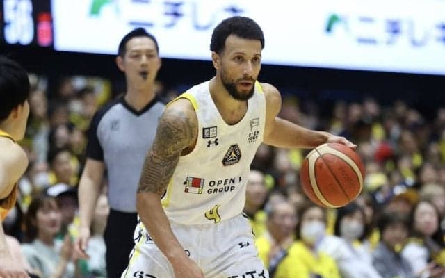 群馬クレインサンダーズが悲願のCS初出場…トレイ・ジョーンズのクラッチ3Pで宇都宮に連勝