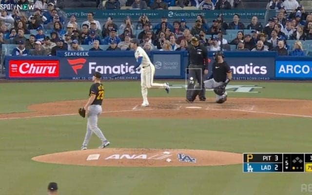 何が起きた？ 大谷翔平、ファールを打って“爆速謝罪”のはずが…打席での“まさかのリアクション”にファンツッコミ「どんな表情w」