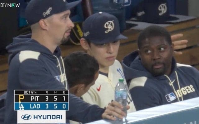 めっちゃ楽しそう！ 佐々木朗希が見せた“一瞬の表情”にファン注目… 中継カメラがとらえた“ほっこりシーン”「仲良すぎ」「濃い並びｗ」