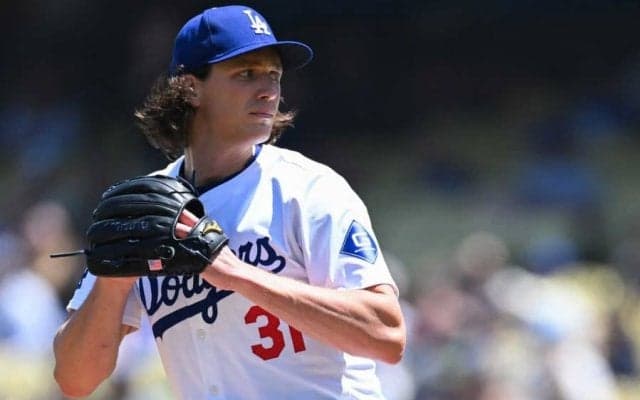 グラスノーが異変を訴えて緊急降板　アクシデント発生か…初回は2被弾で2失点