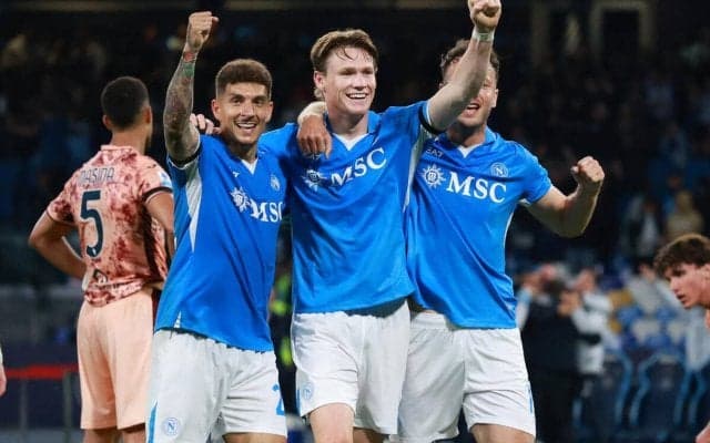 マクトミネイのドッピエッタでトリノを退けたナポリが首位浮上、スクデット奪還へ大きく前進【セリエA】