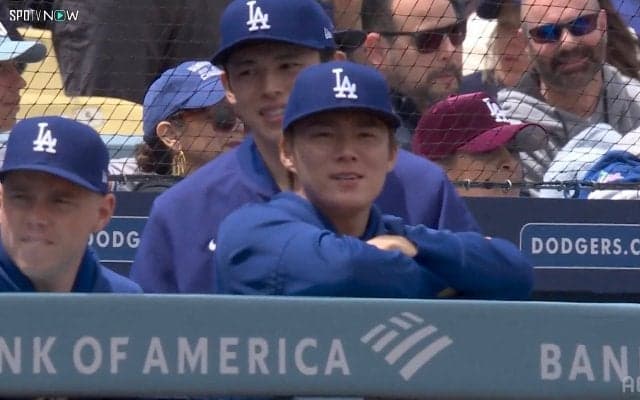 朗希＆由伸も脱帽！大谷翔平、182キロ二塁打で“あまりの速さに”日本人コンビが拍手喝采 ド軍ベンチの一幕に反響続々