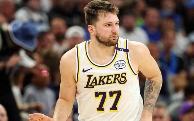 レイカーズがPO敗退目前の崖っぷち…八村23得点、ドンチッチ38得点もウルブズに競り負ける