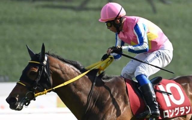 【マイラーズC】売上は45億1685万9100円で昨年より20億円以上の減少