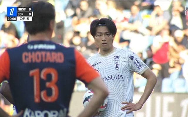 「バチくそキレてる」「敬斗プンプン」中村敬斗、味方にFKを奪われて激昂→ボールを蹴りつけて感情爆発の瞬間