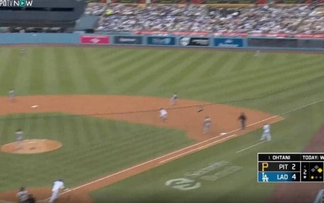 もはや人間じゃない！ 大谷翔平、超弾丸ライナーで“まさかの光景”「消えた？」「エグすぎる」182キロ“火の玉打球”→外野フェンスに爆速到達