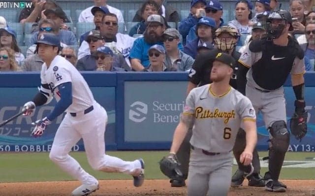 一体、何が起きた…？ 大谷翔平の爆速弾丸ライナーで“異変”「そりゃビビる」「ドン引きだろ」 相手バッテリーの“被打リアクション”が話題に