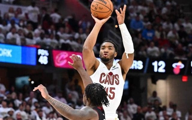 キャバリアーズがプレーオフの4戦で決着したシリーズで歴代最多タイの3P成功77本を記録