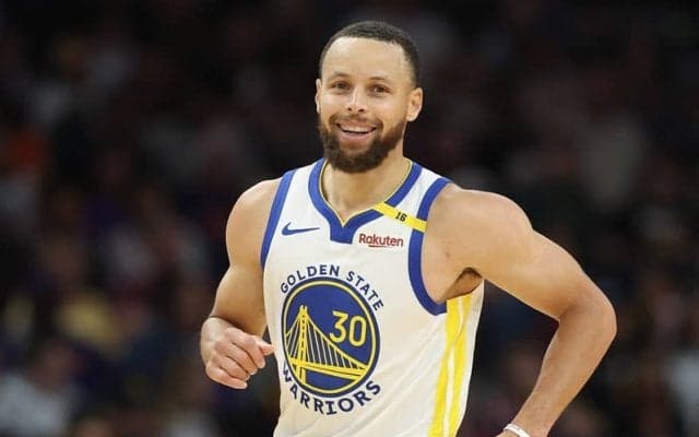 今季のトワイマン・ストークス・チームメート賞にウォリアーズのステフィン・カリーが選出