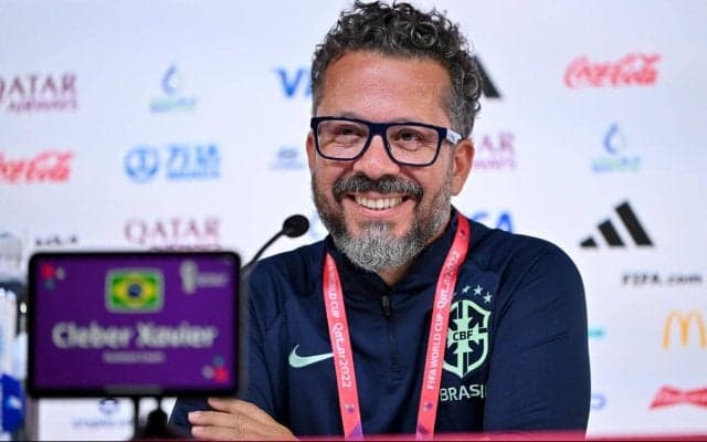 ネイマール所属のサントスがシャビエル氏を監督に招へい、チッチ監督の右腕としてブラジル代表など長年従事した指導者