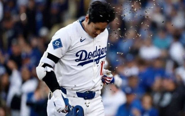 「スランプを完全に脱した」待望の“パパ1号”で復調アピール 大谷翔平の初球先頭打者弾に米記者が熱狂「一瞬で決着」