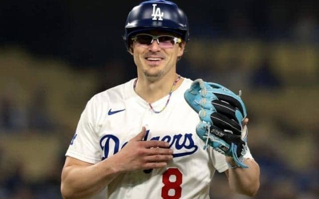 「一体これは何だ？」野手登板で着用していた“謎のアイテム”が話題に 米記者&＆メディアが続々反応「キケを愛さずにはいられない」