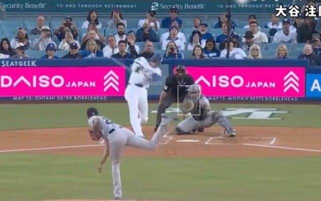 「真美子さんセンス良いw」 大谷翔平、“セーラームーン”で登場→いきなり“初球先頭打者”弾丸アーチ… ファン大歓喜「毎回選んで！」「ムーンライト伝説ムラン」