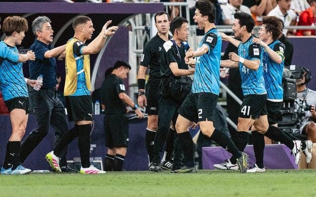 伊藤達哉の躍動に総力戦で勝ち切った川崎Fが“アジア青覇”に王手！　C・ロナウド擁するアル・ナスル撃破で初の決勝進出【ACLE2024-25】