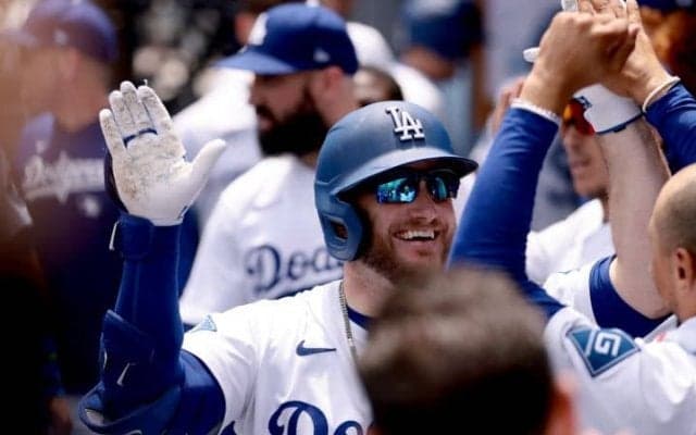 「覚醒の兆しとは限らないが…」ド軍34歳“笑顔”の今季1号に「安堵のため息をつくことができる」完全復活なるか