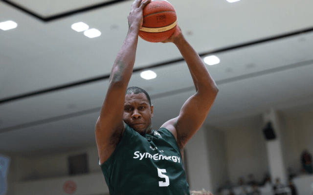 B2神戸がアイザック・バッツとの契約満了…今季3クラブ所属の35歳ビッグマン