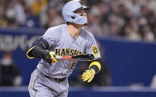 阪神の佐藤輝明が両リーグ最速の10号　バンテリンで逆方向に叩き込む