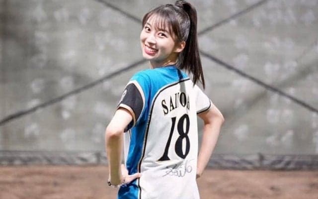 日ハム“ガチ勢”アイドルが「かわいすぎ」　へそ出し始球式の舞台裏を公開「羨ましい」