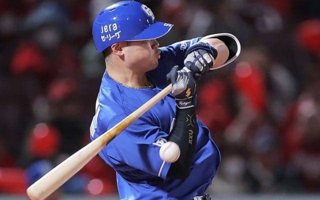 中日・細川成也、右手付近に死球→途中交代に　143キロ直撃、苦悶の表情で倒れ込む