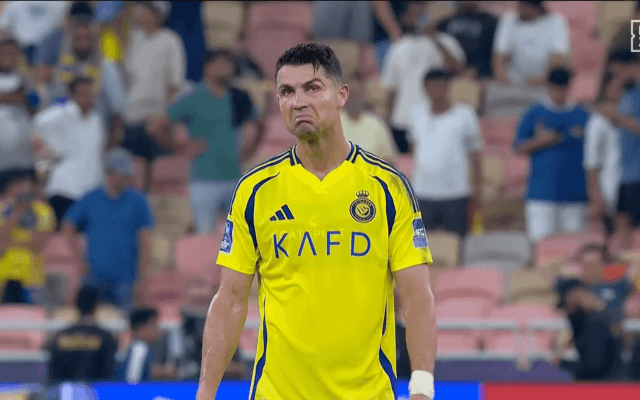 「スーパースターの振る舞い」C・ロナウドの“優しさ＆謙虚さ”に川崎FWが感動「人格者すぎる」「ショッキングな敗戦の後に…」“悔し泣き”直後の神対応が世界中で話題