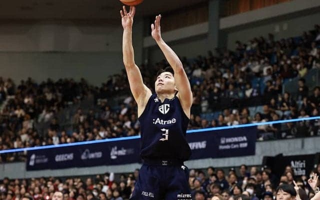 熊本の追撃をかわしたA千葉が準決勝進出に王手…ベンチ出場の黒川虎徹が3本の3P炸裂／B2プレーオフ