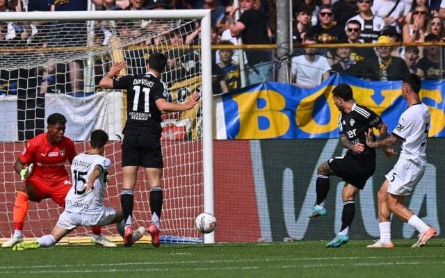 鈴木彩艶フル出場のパルマ、好調コモにウノゼロ敗戦【セリエA】