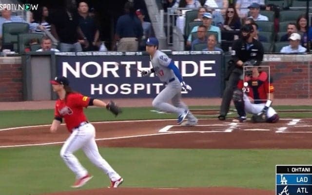 なんだこれは…！？ 大谷翔平、高速ゴロに“野手ドン引き”「音もヤバい」「笑ってる」 瞬く間に打球が飛んでいく“爆速ファウル”「守りたくないw」