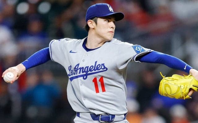 佐々木朗希、7度目先発でMLB初勝利 3時間6分遅延も5回4K3失点、自己最多98球＆最速155.6キロ粘投　勝利の瞬間には笑顔も