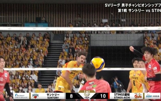 男子バレー、顔面に弾丸スパイクが直撃 思わず倒れ込むシーンには会場騒然