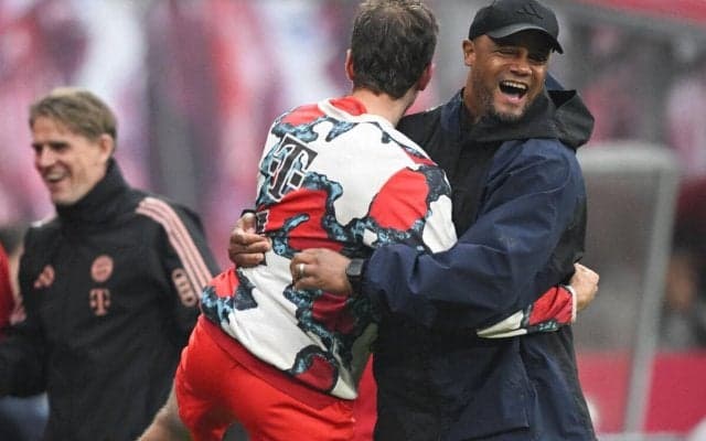 就任1年目でマイスターシャーレ獲得のコンパニ監督、｢シーズンを通して素晴らしい努力をしてくれた選手たちに祝福を｣