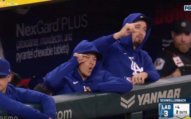 “大暴れ”の大谷翔平にベンチ大騒ぎ！「何してんのw」 同僚たちがはしゃぎまくる「めっちゃ楽しそう」「スネル良い人だな」