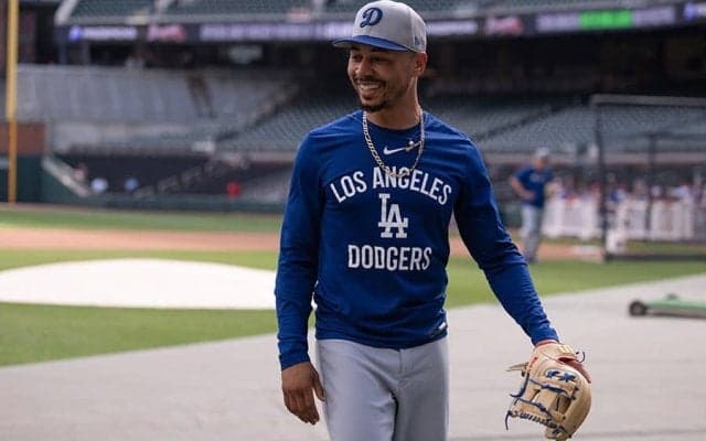 ベッツがまさかの告白「見たことがない」　意外な事実にMLB公式は“涙”「答えられないよ」