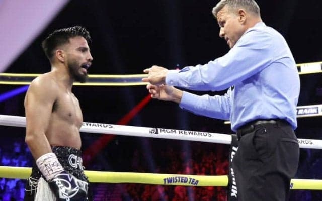 「私は君を救わないといけない」--闘志消えぬカルデナスを止めたレフェリーの“名判断”　井上尚弥の恐ろしさを示す「64」