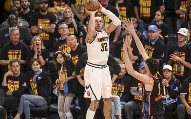 ナゲッツがゴードンの決勝3Pで劇的勝利…ヨキッチが42得点22リバウンドの大暴れ