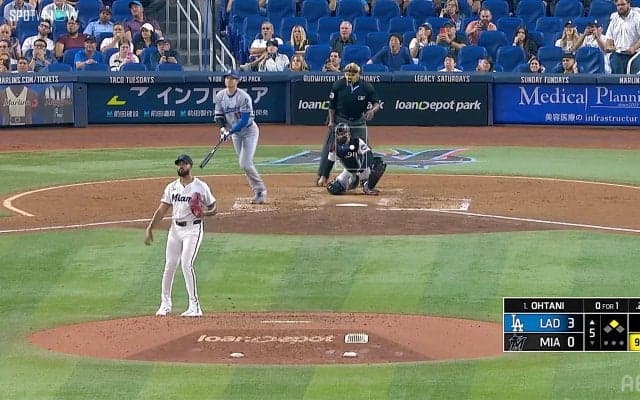 ウソだろ…大谷翔平の弾丸アーチに投手が愕然 157キロ“快速球”→190キロで“矢のように”打ち返され舌を「ペロリ」ただ呆然