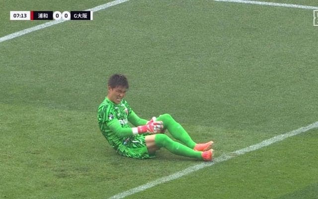 一体なにがあった？浦和GK西川周作、開始早々に負傷退場のアクシデント発生「負傷交代は厳しいな」「大きな怪我でなければ良いけど」