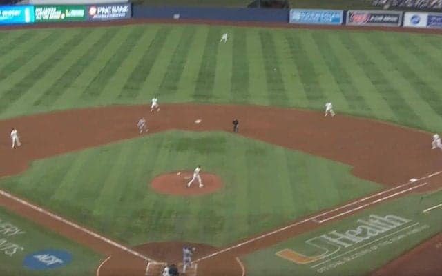 球場騒然！ 大谷翔平、9号弾丸ライナーで“想定外のハプニング”「ヤバいw」「ミラクルすぎ」190km“ロケット打球”がブルペンに爆速到達→まさかの展開