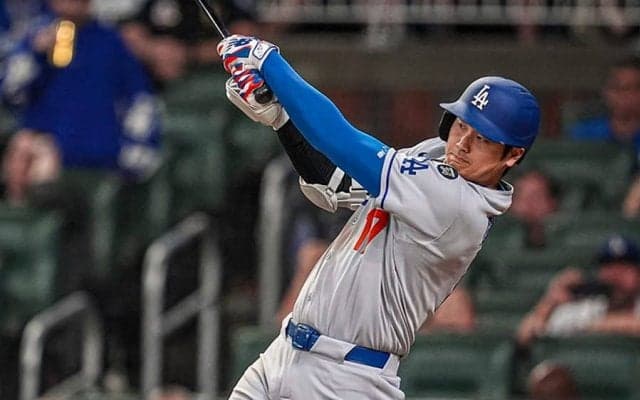 大谷翔平、2試合連発の特大10号　5年連続の2桁HR＆日本人最多タイ7度目…“伝説の地”は騒然