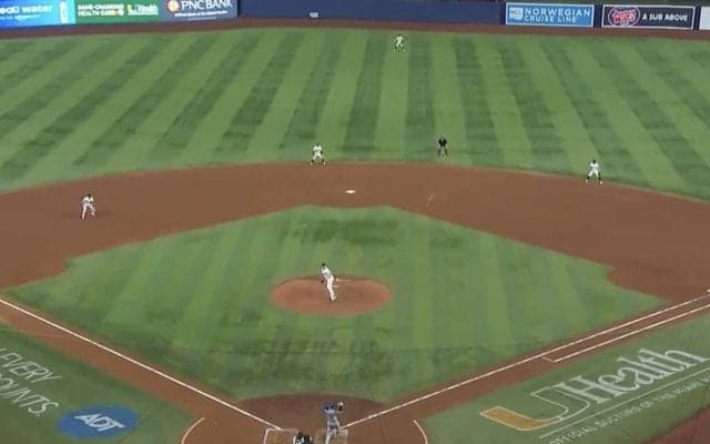 球場騒然！ 大谷翔平、2階席特大アーチで“まさかの珍光景”「これは…w」「エグいな」 打った瞬間… 野手陣が“確信”動かない「そりゃそうなる」