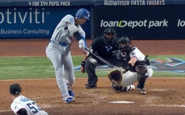 なんだこれは…！？ 大谷翔平、一瞬見せた“天才的な動き” 「そこ打つ？」「上手すぎ」 内角低めの厳しい球に超反応→右手一本“変態打ち”