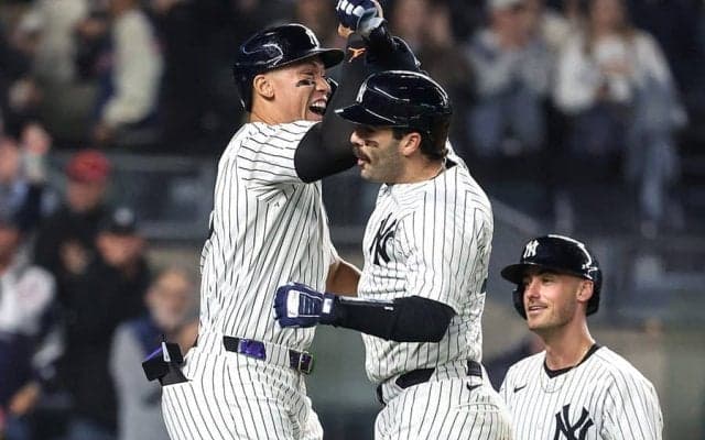 ジャッジのHR球キャッチ→ポロリで絶望も…　まさかの結末は「なんという瞬間！」