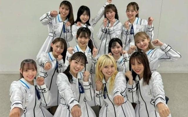 チアの中で1人だけ“異変”？　降臨した有名人にファン爆笑「全部持ってったwwwww」