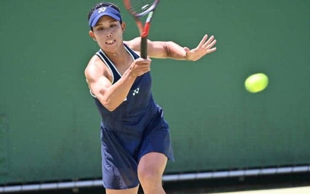 秋田史帆がノーシードから唯一の8強入り。日本勢4名が準々決勝進出[福岡国際女子テニス2025]