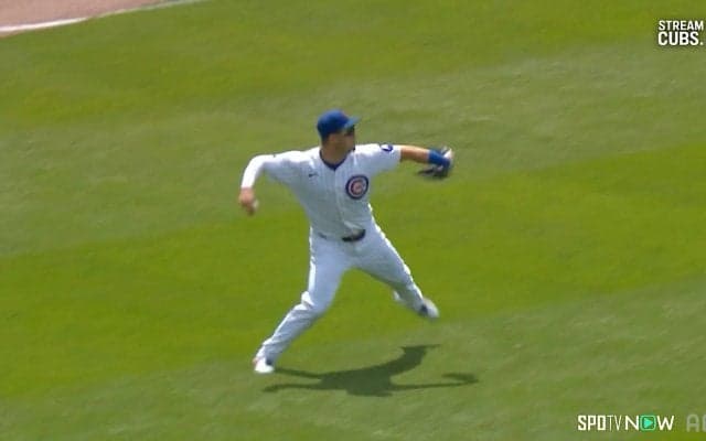 強肩健在！ 鈴木誠也、“ライトで”先発→走者を威嚇…待望の送球シーンを現地中継もリプレイでフィーチャー「進塁を防いだ」