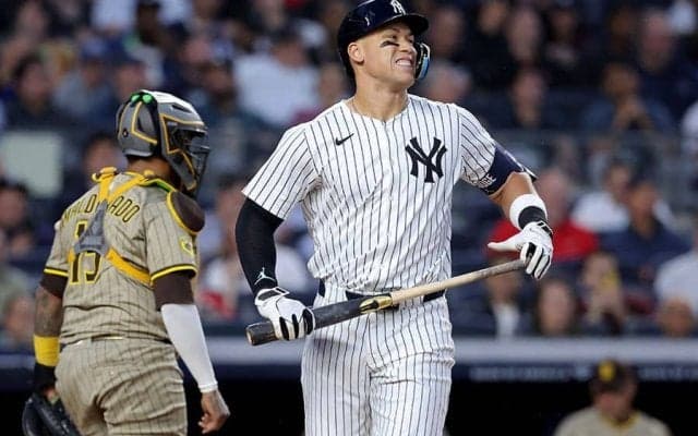 大物美人女優がネット裏で絶叫　“目立ちまくり”で話題…敵地で溢れ出るオーラ