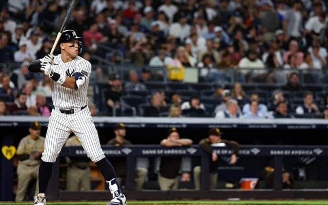 アカデミー女優が野球観戦…中継映り騒然「美しい」　セレブの熱烈応援「彼女は女神」