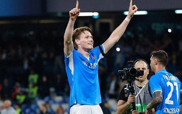 4月に2度のドッピエッタを達成したマクトミネイがセリエA月間最優秀選手賞を受賞！