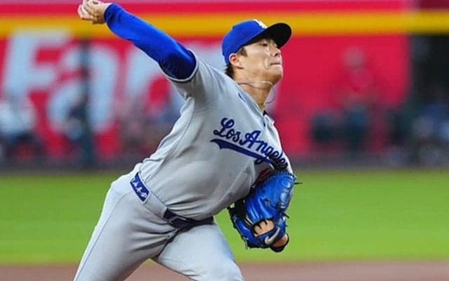 “1.5ｍ落下”山本由伸の1球が「ヤバすぎる」　連投してもバットかすりもせず…米識者驚愕
