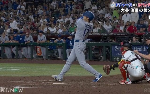 大谷翔平、“あと1球”の土壇場で衝撃の弾丸アーチに敵地スタジアムは騒然…歓喜とどよめきが入り混じる“異様な雰囲気”の一部始終