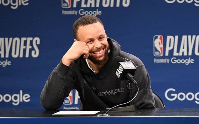 “記者会見のベストプレーヤー”を祝福…NBAオールインタビューチームが約20年ぶりに復活